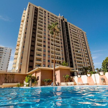Skyline View Apartment - Free Private Parking Including & Guest Bonus 아데제 외부 사진