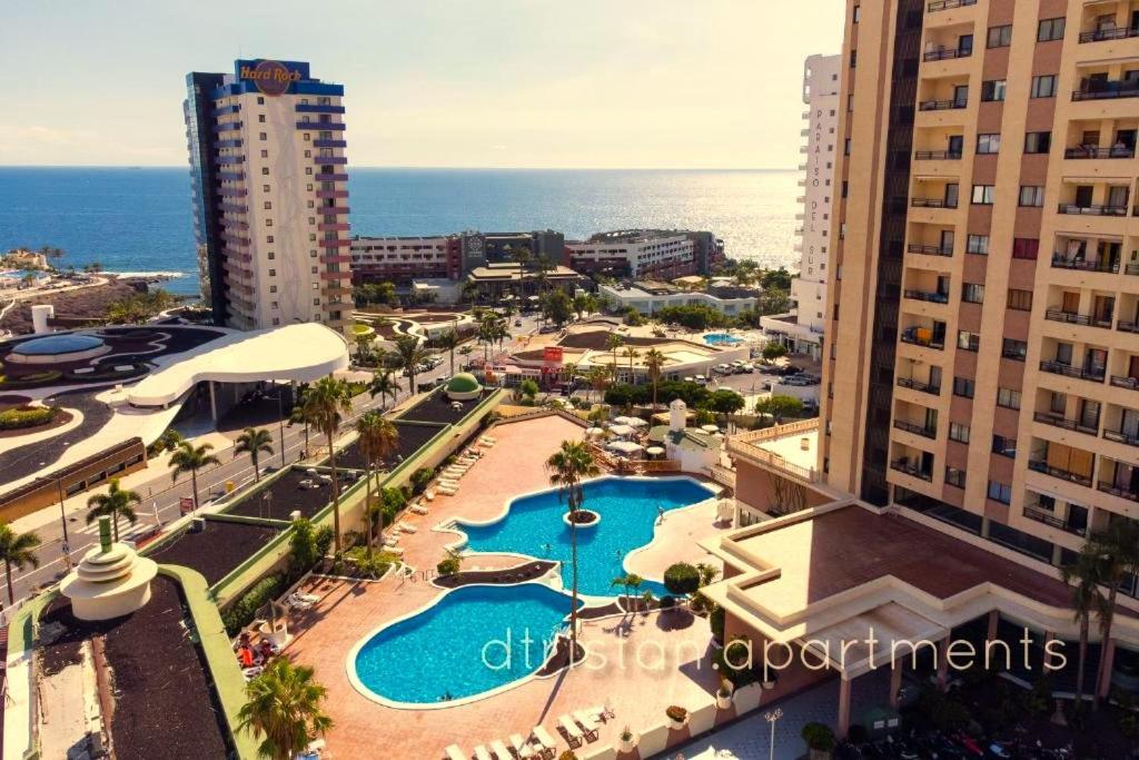 Skyline View Apartment - Free Private Parking Including & Guest Bonus 아데제 외부 사진