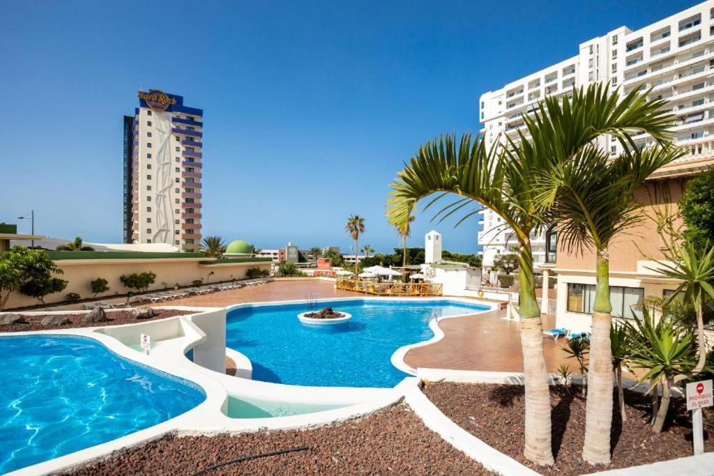 Skyline View Apartment - Free Private Parking Including & Guest Bonus 아데제 외부 사진