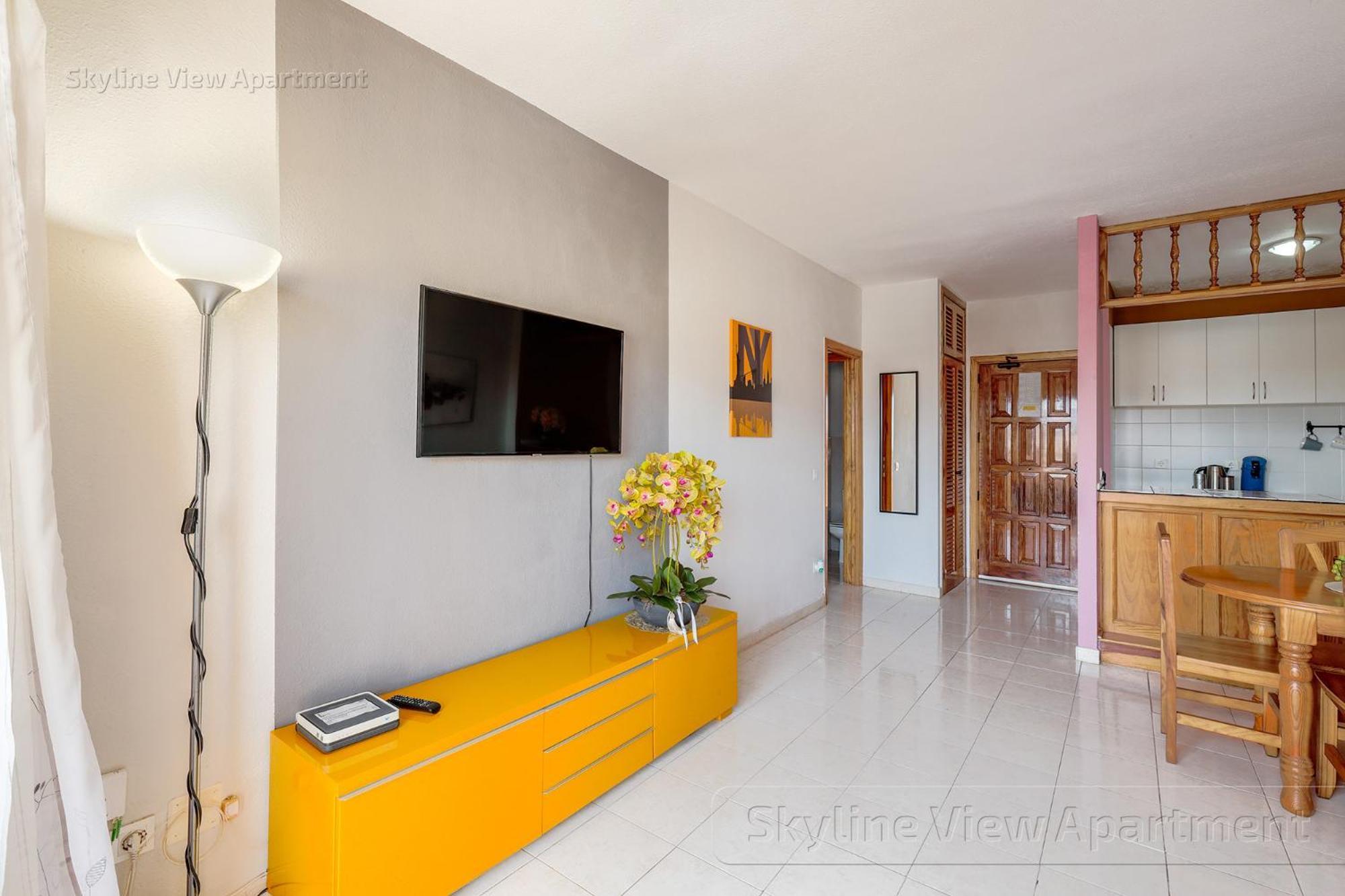 Skyline View Apartment - Free Private Parking Including & Guest Bonus 아데제 외부 사진