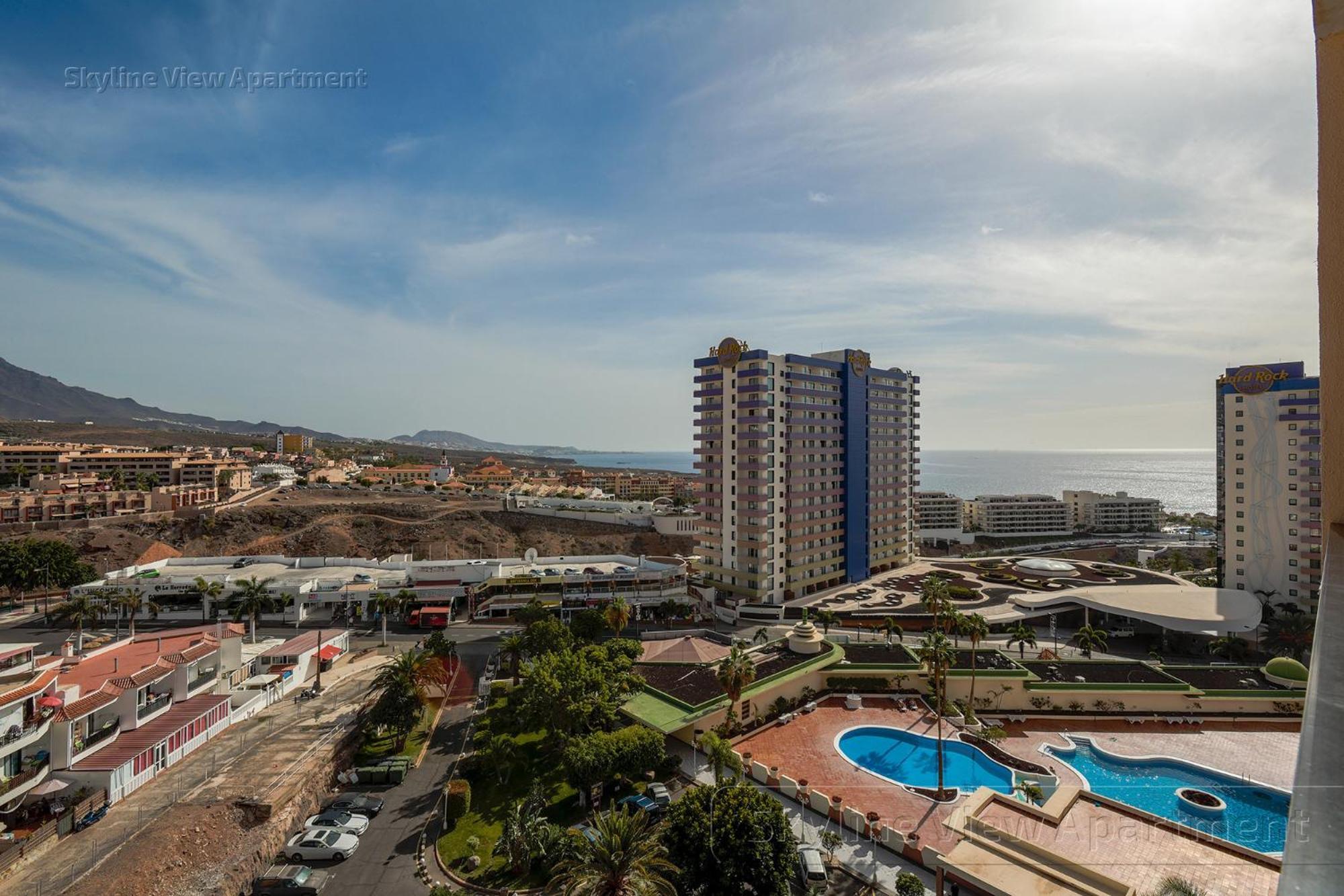 Skyline View Apartment - Free Private Parking Including & Guest Bonus 아데제 외부 사진