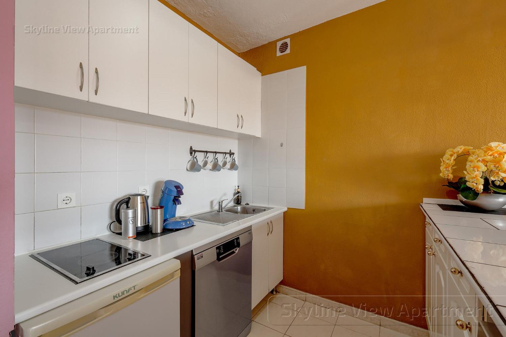 Skyline View Apartment - Free Private Parking Including & Guest Bonus 아데제 외부 사진