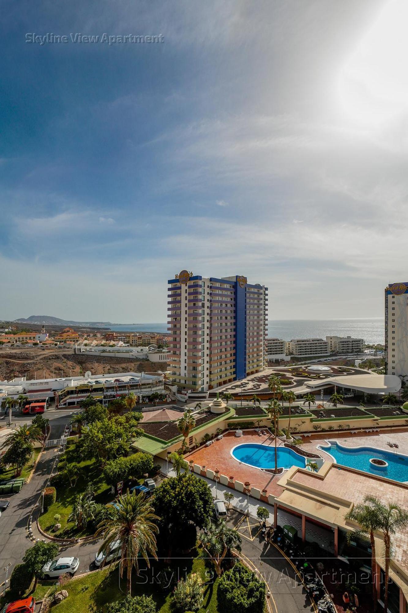 Skyline View Apartment - Free Private Parking Including & Guest Bonus 아데제 외부 사진