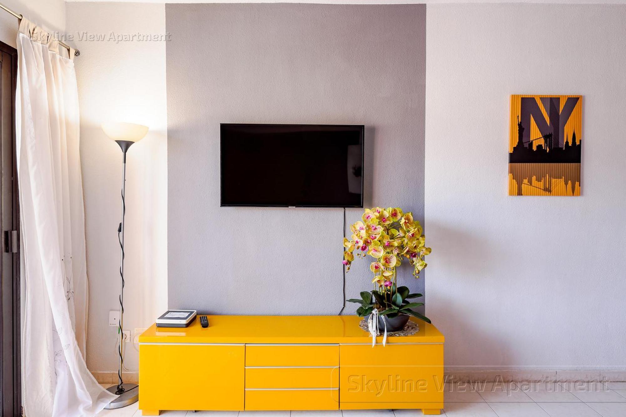 Skyline View Apartment - Free Private Parking Including & Guest Bonus 아데제 외부 사진